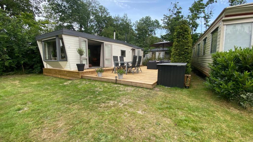 Gemoderniseerd En Modern Chalet Bij Het Bos Rijs Exterior photo