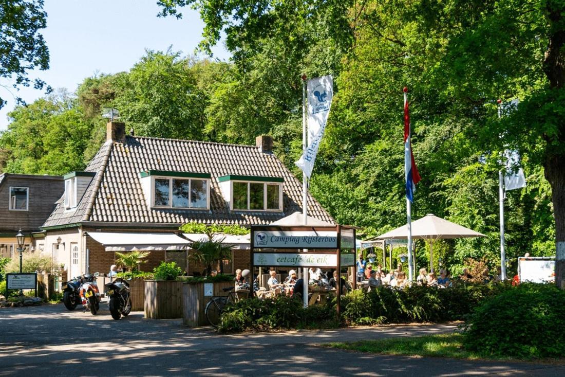 Gemoderniseerd En Modern Chalet Bij Het Bos Rijs Exterior photo